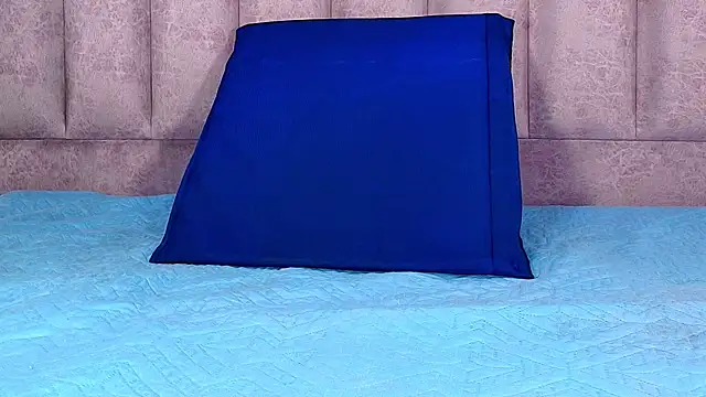 anisha x online show from October 2025 07:12:01 PM