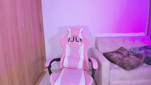 annika taylor online show from February 2025 12:05:01 AM