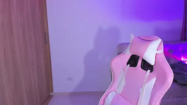 annika taylor online show from March 2025 11:38:02 PM