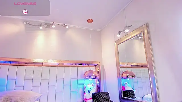 Snapshot of Palmer-Foster chatting on November 2025 09:03:02 PM Palmer-Foster online show from November 2025 09:03:02 PM