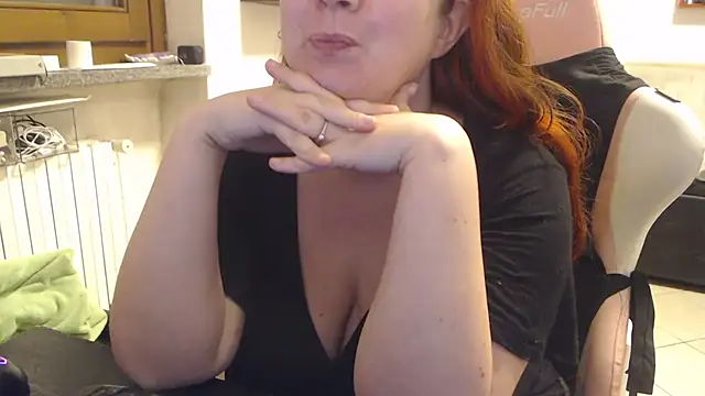 Snapshot of valerysexy chatting on September 2025 09:51:01 PM valerysexy online show from September 2025 09:51:01 PM