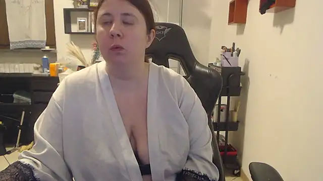 Snapshot of valerysexy chatting on December 2025 10:08:02 PM valerysexy online show from December 2025 10:08:02 PM