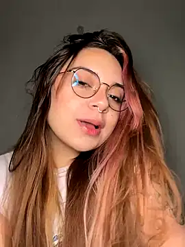 NatyOlson online show from September 2025 06:57:01 AM