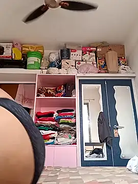 Hotmilfxox online show from January 2025 04:39:02 AM