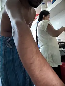 Snapshot of Desi_Best_Anal chatting on February 2025 03:42:01 AM Desi Best Anal online show from February 2025 03:42:01 AM