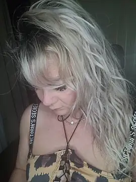 candy queeen online show from June 2026 10:10:01 PM
