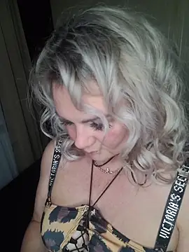 candy queeen online show from June 2026 08:52:01 PM
