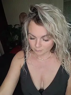 candy queeen online show from June 2026 01:48:02 PM