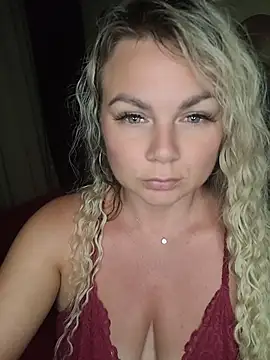 candy queeen online show from July 2026 11:04:02 PM