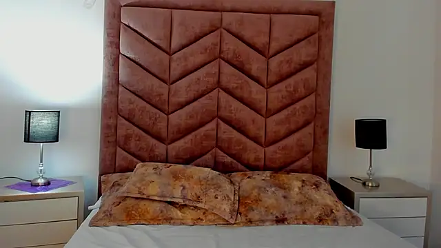 Snapshot of AnnyCherry_ chatting on December 2024 10:20:02 PM AnnyCherry online show from December 2024 10:20:02 PM