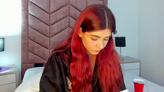 Snapshot of AnnyCherry_ chatting on December 2024 01:37:02 AM AnnyCherry online show from December 2024 01:37:02 AM