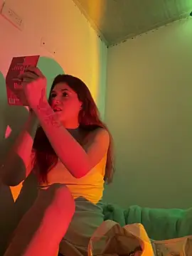 Snapshot of AnnyCherry_ chatting on January 2025 01:44:01 AM AnnyCherry online show from January 2025 01:44:01 AM