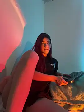 Snapshot of AnnyCherry_ chatting on February 2025 04:15:02 AM AnnyCherry online show from February 2025 04:15:02 AM