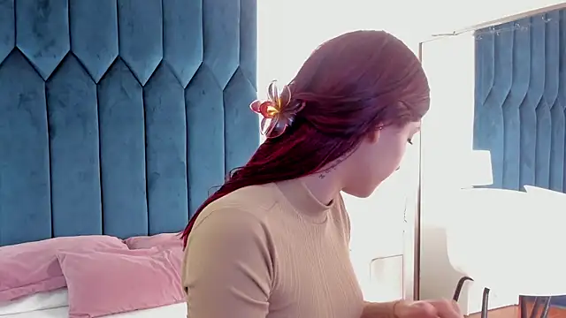 Snapshot of AnnyCherry_ chatting on March 2025 10:50:01 PM AnnyCherry online show from March 2025 10:50:01 PM