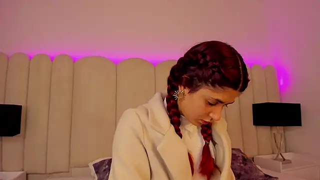 Snapshot of AnnyCherry_ chatting on November 2025 06:20:01 PM AnnyCherry online show from November 2025 06:20:01 PM