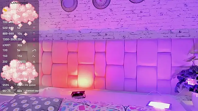 Ari sunshine  online show from December 2024 07:03:02 PM