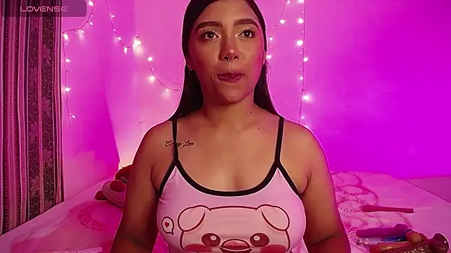 Snapshot of DIANEE_01 chatting on February 2025 12:19:02 AM DIANEE 01 online show from February 2025 12:19:02 AM