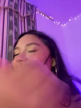 Snapshot of DIANEE_01 chatting on March 2025 03:32:01 AM DIANEE 01 online show from March 2025 03:32:01 AM