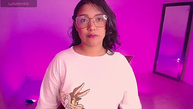 Snapshot of DIANEE_01 chatting on October 2025 11:49:01 PM DIANEE 01 online show from October 2025 11:49:01 PM