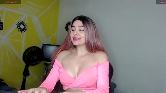 Nikolle Rouss online show from February 2025 06:43:02 AM