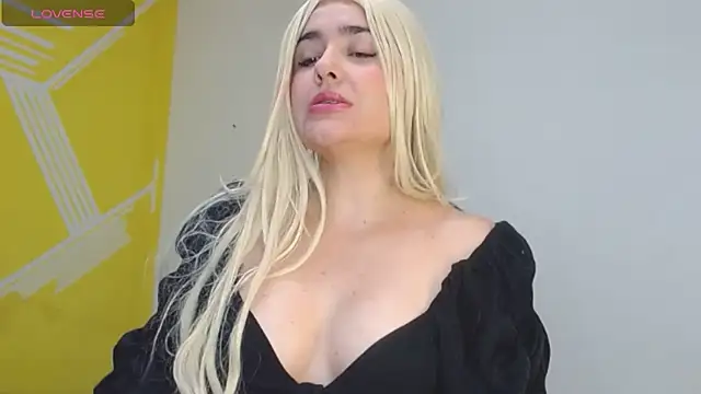 Nikolle Rouss online show from June 2026 07:01:02 PM