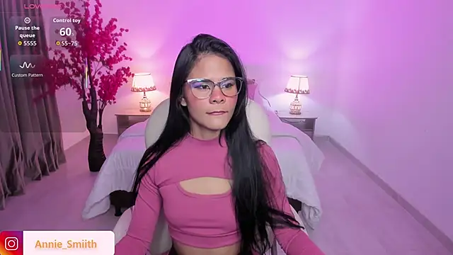 anniie smith online show from November 2025 10:58:01 AM