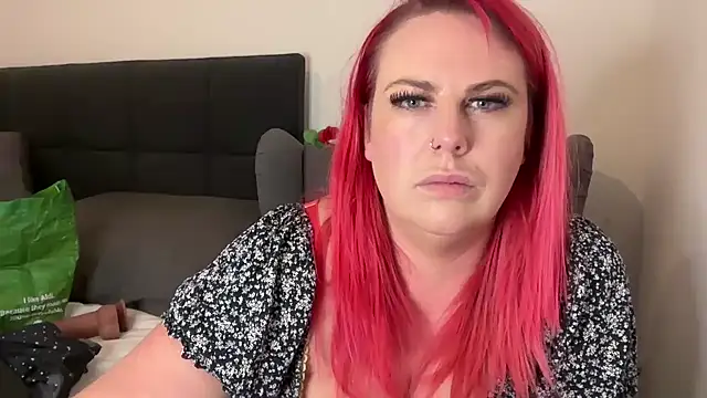 Snapshot of redxxxvixen chatting on February 2025 10:42:01 PM redxxxvixen online show from February 2025 10:42:01 PM