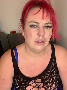 Snapshot of redxxxvixen chatting on March 2025 09:32:02 PM redxxxvixen online show from March 2025 09:32:02 PM