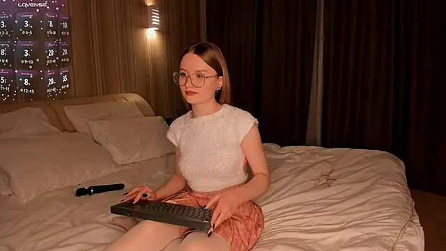 IsabellaTorrance online show from January 2025 04:17:02 PM