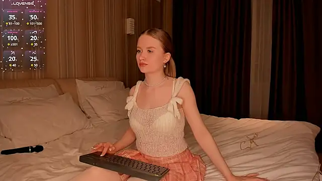 IsabellaTorrance online show from February 2025 07:52:01 PM