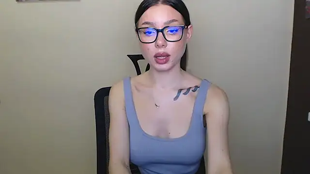 Cutesweetheart online show from December 2024 02:26:02 PM