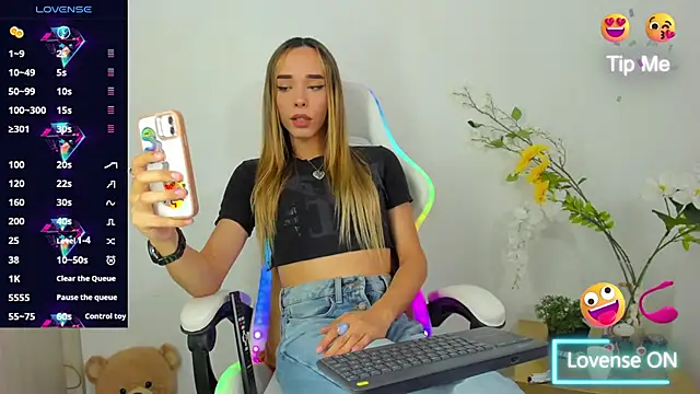 Linda Crawford online show from February 2025 10:15:02 PM