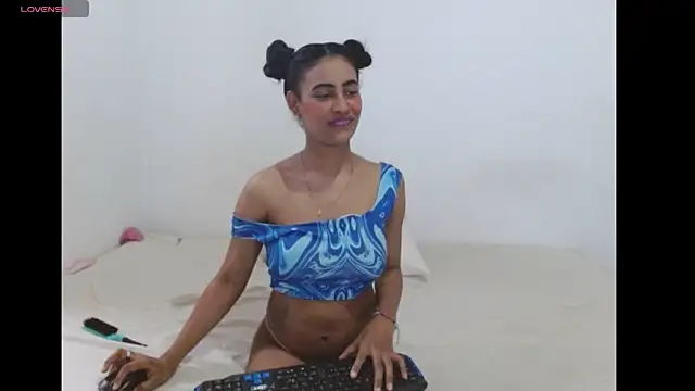 Snapshot of Lulu_and_smith chatting on January 2025 09:51:02 PM Lulu and smith online show from January 2025 09:51:02 PM