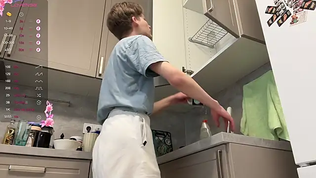 Snapshot of gay_boyss chatting on February 2025 01:11:02 PM gay boyss online show from February 2025 01:11:02 PM