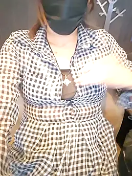 Lunababymylove online show from May 2026 07:40:02 PM