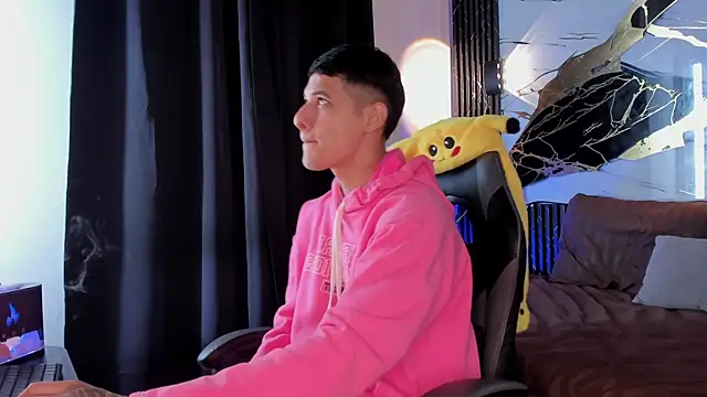 kyle smithxx online show from December 2025 05:01:02 AM