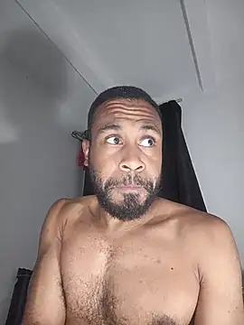 KaelMoreau online show from November 2025 12:32:01 AM