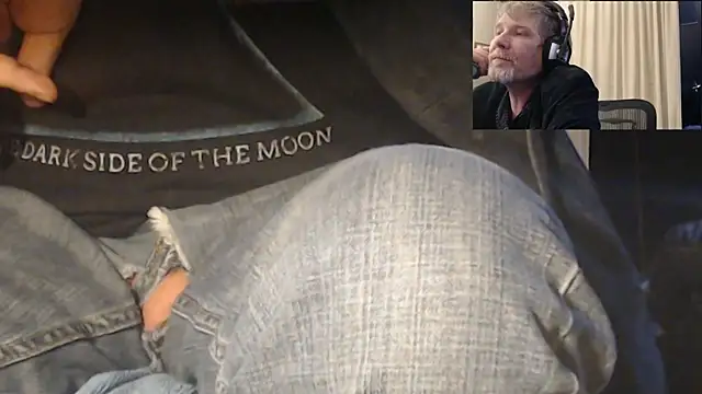 Snapshot of BrisonChase chatting on December 2024 04:28:01 PM BrisonChase online show from December 2024 04:28:01 PM