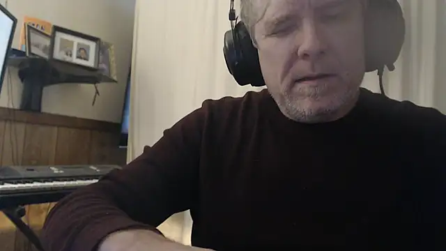 Snapshot of BrisonChase chatting on March 2025 02:36:01 AM BrisonChase online show from March 2025 02:36:01 AM