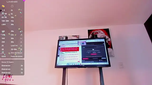 Snapshot of Vahiolet_smith chatting on January 2025 07:21:01 PM Vahiolet smith online show from January 2025 07:21:01 PM