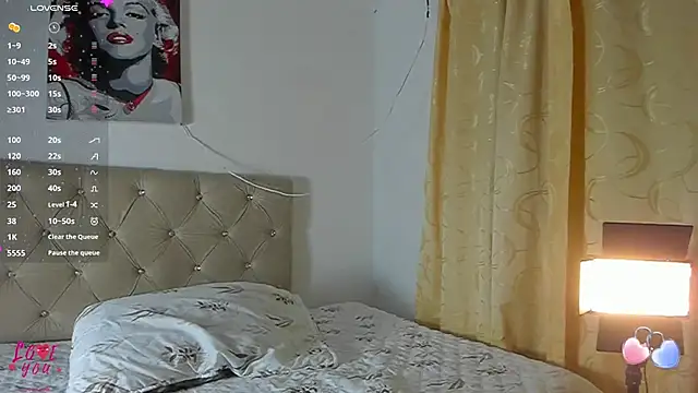 Snapshot of Vahiolet_smith chatting on September 2025 03:08:02 AM Vahiolet smith online show from September 2025 03:08:02 AM