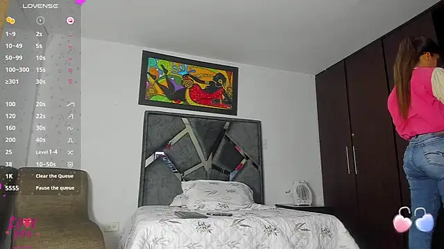 Snapshot of Vahiolet_smith chatting on October 2025 03:17:01 AM Vahiolet smith online show from October 2025 03:17:01 AM