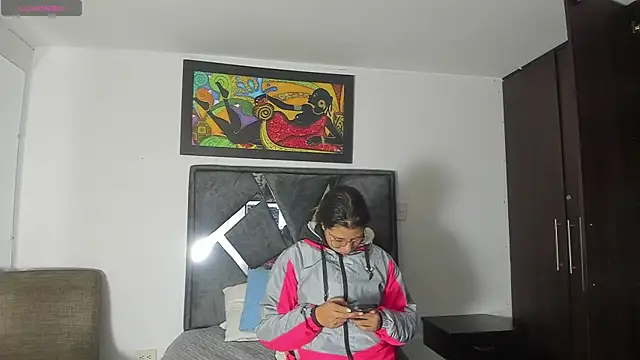 Snapshot of Vahiolet_smith chatting on October 2025 03:10:02 AM Vahiolet smith online show from October 2025 03:10:02 AM