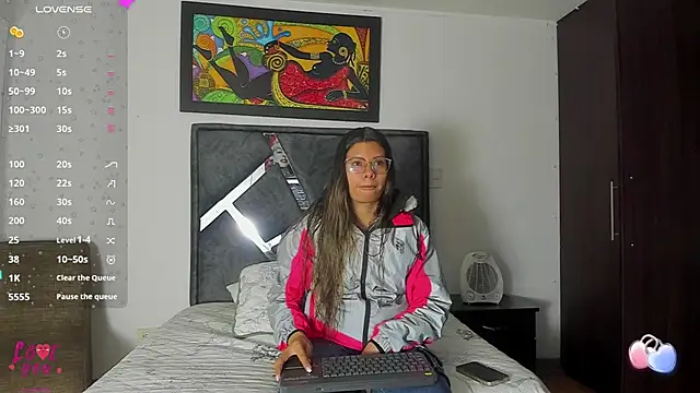 Snapshot of Vahiolet_smith chatting on October 2025 03:34:01 AM Vahiolet smith online show from October 2025 03:34:01 AM