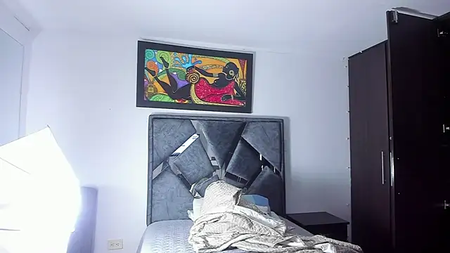 Snapshot of Vahiolet_smith chatting on November 2025 03:29:02 AM Vahiolet smith online show from November 2025 03:29:02 AM