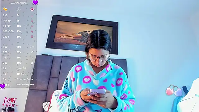 Vahiolet smith online show from February 2026 03:14:02 AM