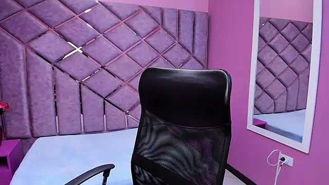 Snapshot of AnnySweett_ chatting on October 2025 06:19:02 PM AnnySweett online show from October 2025 06:19:02 PM