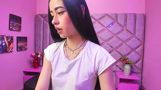 Snapshot of AnnySweett_ chatting on December 2025 04:57:02 PM AnnySweett online show from December 2025 04:57:02 PM