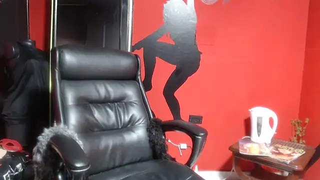 KLOE PIELL online show from December 2025 08:06:01 PM