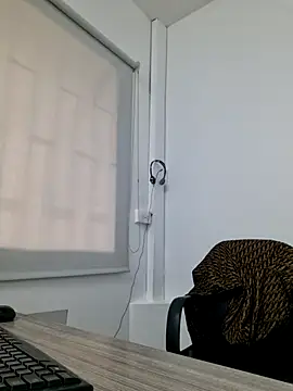 doctora-danna online show from November 2025 01:22:01 PM